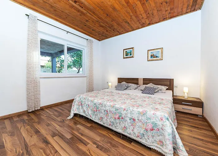 Gorgeous In Okrug Gornji 公寓 *