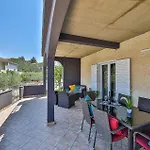 Apartment 2 Bedroom Lovely In Okrug Gornji Trogir