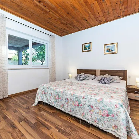 Gorgeous In Okrug Gornji Appartement *