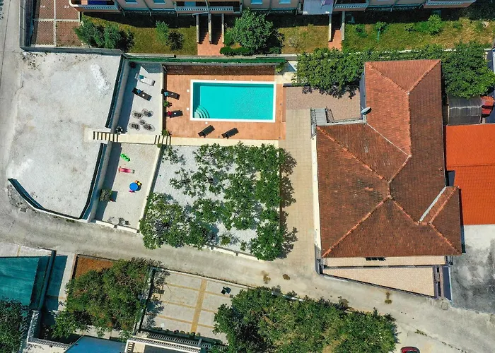 Gorgeous In Okrug Gornji Trogir