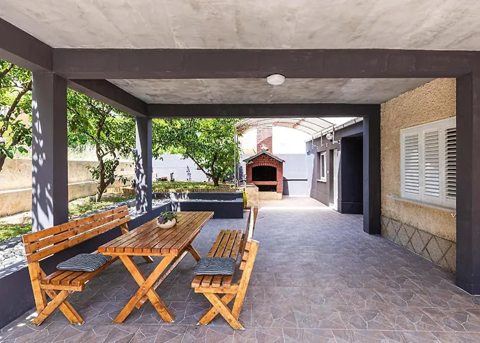 Appartement Gorgeous In Okrug Gornji Trogir