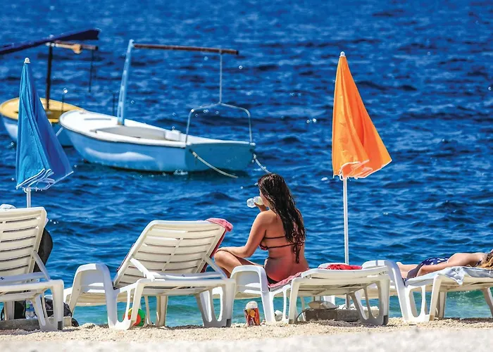 Gorgeous In Okrug Gornji * Trogir